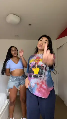 she had one job...💀 @sydneybourne_