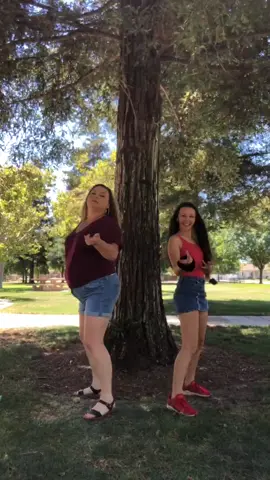 This definitely didn’t take 100 tries!💯🥰😳 #fyp #momanddaughter #Summer2020 @amber_sue