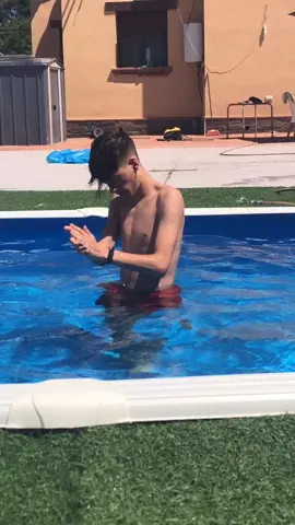Jajaja q calor hace aqui? Donde vivis hace mucho calor?