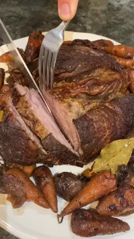 Sunday roast beef... LETSMUNCH! 😂👨🏻‍🍳 recipe details on my insta #fyp #tiktoktutorial #LearnOnTikTok #Recipe #roast #cook #funny