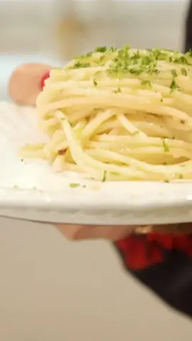 Spaghetti Aglio, Olio & Peperoncino 🌶 #Spicyfood #spaghettiaglioeolio #pasta #fyp