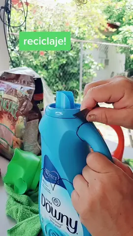 #reciclaje  #botesplastico #mamalatina  #ecology  #fyp #decoraciones  #macetas