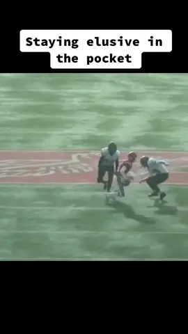 Lookin like a younger version of Russell Wilson 🔥 (via owenprucha/IG) #juke #quarterback #highschoolfootball