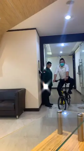 ini kantor ku mana kantor mu?🤍😭🤣🤪 #seluruhkotamerupakantempatbermain #solidgold #gowes #fypシツ