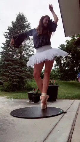 It started pouring right after this so I went inside😅#RainforestFacts #rainonme#BrowFitness #SNOOZZZAPALOOZA #MakeSomeoneSmile #obsessedwithit#pointe