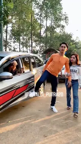 Buang mantan pada tempatnya🤣, nahan ketawa ini sebenernya 🤭 #@icha.riyani @sutan_aam @galih_1928 #bucin #viraall #fyp