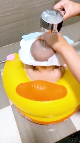 make baby's hair washing an easy task#fyp #momslife #goods #babies #HowTo #Summer2020