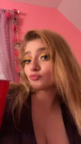 Comment what you’d search on the hub #ph #thehub #fyp #foryou #crush #lesbian #gay #DogsOfTikTok #FeelTheFlip #SNOOZZZAPALOOZA