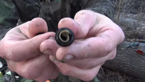 Нашли солдат со смертными медальонами