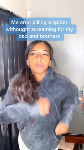 Ion understand how they not afraid of them nasty things🕷  #fyp #helpthebear #PhotoStory #viral