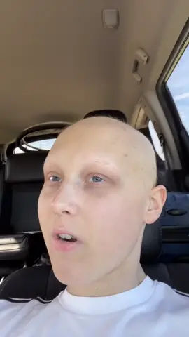 do y’all think I can do it? #onemillion #followergoal #surgery #chemo #hoggvloggs