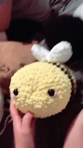 Bee pillow 😊