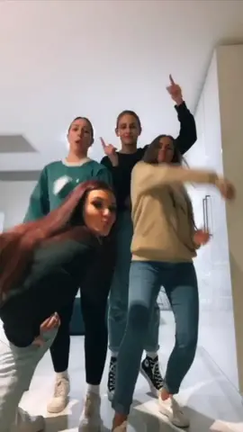 tiktoks w the girls at party’s are a must @moniquethornton_ @sineadbrown0 @camryngeorgia