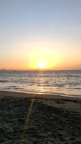 #fypシ #statuswavideo #statuswa #senjasorehari #senja #pantai #sunset