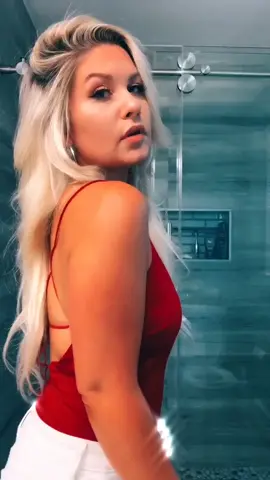 I never knew how hard it was to walk in one spot... #checkmeoutchallenge #slowmo #fail #MyPride #photostory #summerlooks #rags2riches #TreatYourPet