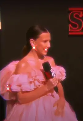 💗✨millie bobby brown at season 3 premiere✨💗#millie #fyp #strangerthings #foryou #aesthetic #foryoupage #fashion #fypシ