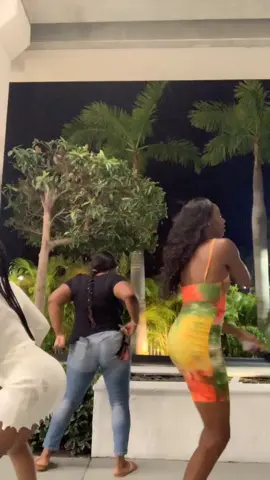 Put yo back in it. #fup #fyp #foryoupage #islandgirls #islanders #tiktok #funny #fypage