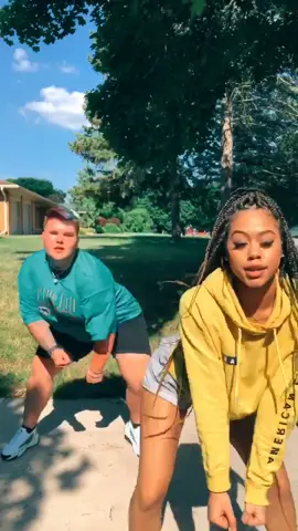 Linked up with my boo @mayyaaamarie today to hit @retroconverse combo 🤟🏼❤️ #fyp#foryou#foryoupage#justdancemoves#dancers#travisscott#LittleBitFancy