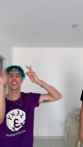 JJAJAJA OTRO FAIL COMO CUANDO SE LES OLVIDA LA COREOGRAFÍA HAHAHA NUNCA LES SALE ALGO BIEN😂😂😂 #fyp #foryou #viral #comedia #dance #fail #poyoyos