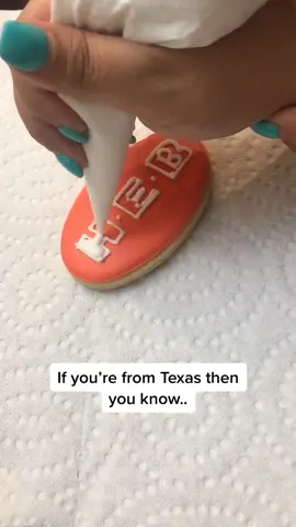 If you’re from Texas...#myheb #heb #fyp #foryoupage #satisfyingvideo #cookiedecorating #cookieart #cookies