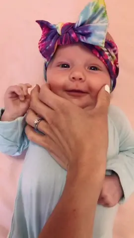 I couldn’t help myself #squeakybaby #babiesoftiktok #babygirl #cheeks #foryoupage #littlesleepies