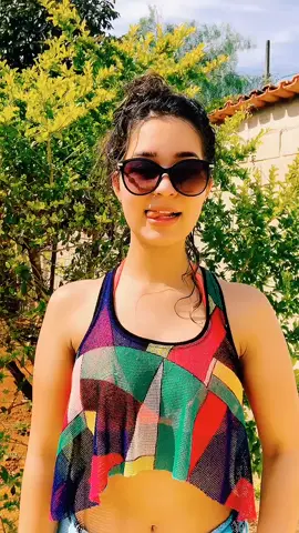 Pq ShOrAstes Larissa Manoela HAHAHAHAHAHAHAHHA