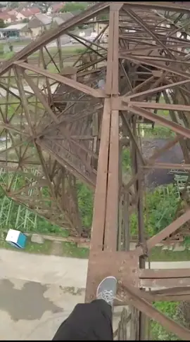 When dad tells you to go fix the tv antenna 🤷‍♂️ #dontlookdown #extremesport #donttrythisathome