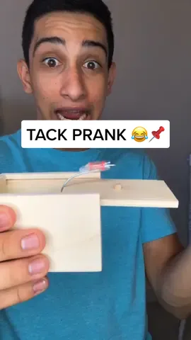 It won’t stop bleeding🥺 don’t let it flop! (my phone dry dm me on íg @isaac.cervantes) #foryoupage #foryou #fyp #funny #memes #prank @andrea.lopez44