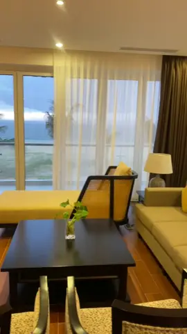 Đi Tam Kỳ quay review resort sang xịn mịn với trợ lý @thohoangcute Các bạn đợi xem vlog nha! #travip #yeumaybay