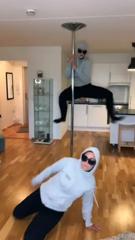 👽👽 #toocoolforschool #sunglasses #hoodie #dance #serious #funny #trending #viral #humor #justforfun #dancechallenge #xyzbca