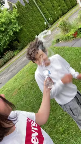 😅😅😅بوم بوم بوم بحبكنننن 🔥🔥🔥 #waterprank #waterpranks