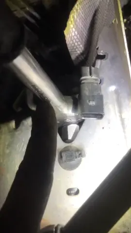 Late nights at the workshop make for sub-par TokTiks #fyp #snekmek #mekanik #enginer #euro #vw