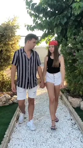 Coment tu reacción en emoji si te paso algo así.🤭👀@aalejandro.perezz @twinscalafer ig: estheermartinez_ #slowmo #spain #tiktok