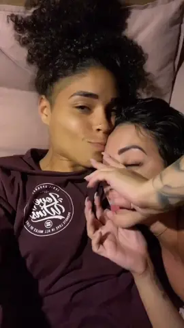 Eyebrows still healing from micrblading.... so we looking mad crazy Lolol @alexisthatfox