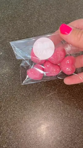 Packing up @sarahojomo1 ‘s order 💗 thanks for your order! #fyp #waxmelts #SmallBusiness #asmr