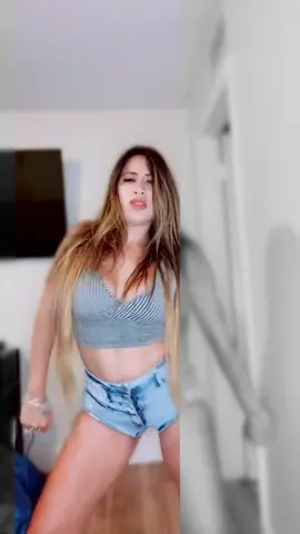 Vieja escuela regueton #oldschoolreggaeton#viejostiempos#daddyyankee#regueton#reguetonchallenge#reguetonantiguo#peruana#dance#latinasbelike#1000likes