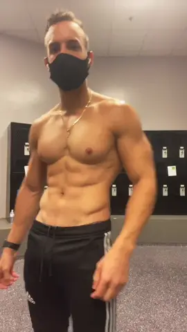 Wear a mask to protect yourself and others ☺️💪#workout #flex #trend #viral #famous #abs #motivation #cardio #gym #fyp #comment #like #follow #covid
