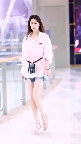 beautiful fashion girl#fashiongirl #HiddenGems #NicerToMe #longlegs #thingirl #tallgirl #goodfigure #gorgeousgirl #fyp #foryou #asiangirl #coolgirl