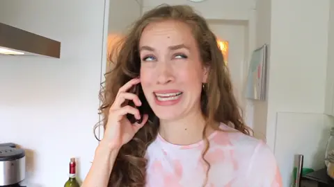 FAILMOMENT: Wenn dich telefonieren maximal stresst 😁😂 #Failmoment #megafail #phonecall #telefonieren