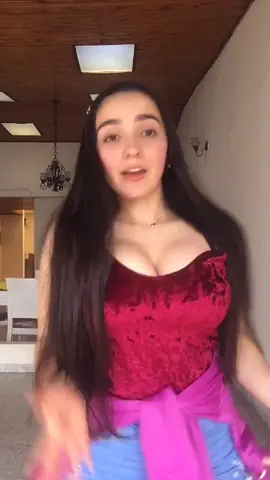 Lográn ver que dice mi tatto? ; Instagram: lamartinezruiz @camilo @evaluna   , créditos : @medicenmarrr #tattoo #muestrametutatuaje #colombia