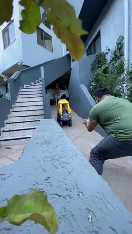 A Max le gusta la adrenalina. @vero_c_diaz #FamilyTime #Trokiando #NoQuemaCuh