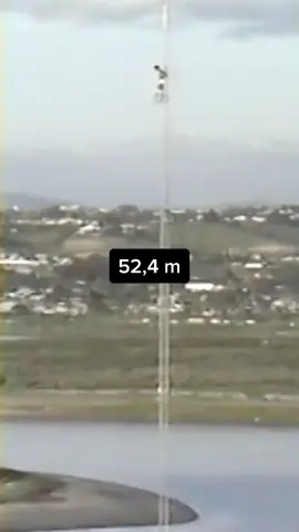 Mars 1983, l’Américain Bruce Boccia tente un plongeon de 52,4 m 😱  #sport #extremesports #record