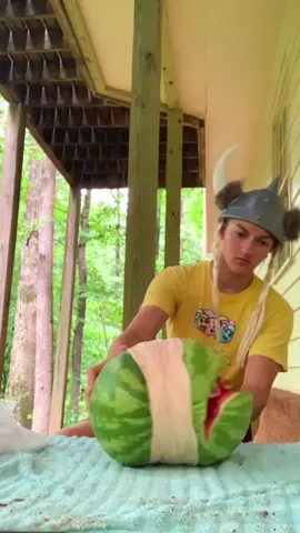 I think I win the award for the slowest reaction time😭💀💀 #watermelon #rubberbands #fyp #foryoupage