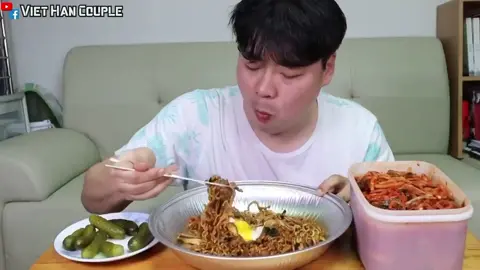 Khi bị vợ bỏ đói 🤣🤣#viethancouple  #quyenhoontv