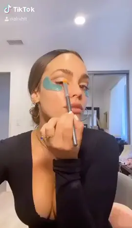 When you do full glam, you NEED some sparkles ✨🤩 @alixhlt #foryou #foryoupage #fyp