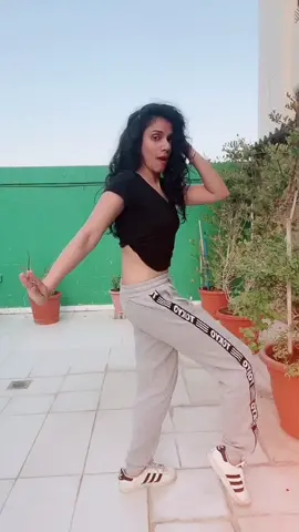 Where my #ARAB FAM AT? Insta: nidhikumardance #arabicsong #nancyajram #trending #dance #danceindia #nomakeupcheck #bellydance