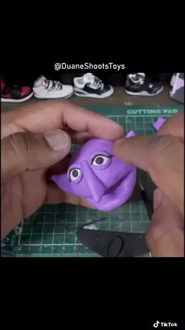 @duaneshootstoys sculpts a drippy Count 🔥🔥 #cartoon #sculpt #toys