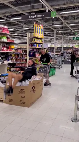 It's better to be a pirate than join the navy 🏴‍☠️ #frontflip #stuntman #piratesofthecarribean