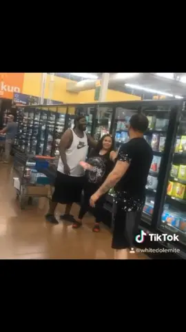 What would y’all do in this situation?! 👇😳😩 @whitedolemite #prank #question #viral