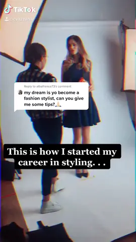This is how I started my career as a stylist! Reply to @albafranco73 #TikTokFashion #stylist #styling #mystyle #styletips #strangerthings #sadiesink